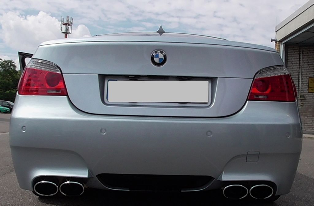 Das lauteste Fahrzeug, das aus dem Verkehr gezogen wurde, ist ein BMW der M-Klasse, der eine Lautstärke von 135 Dezibel erreichte.