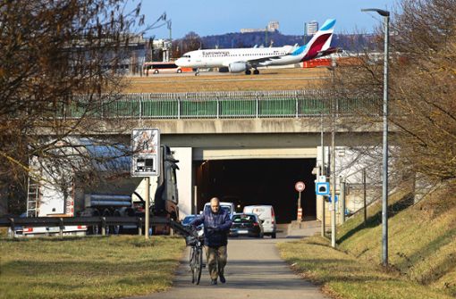 Wie geht es für den Radverkehr am Flughafentunnel weiter? Foto: Ines Rudel