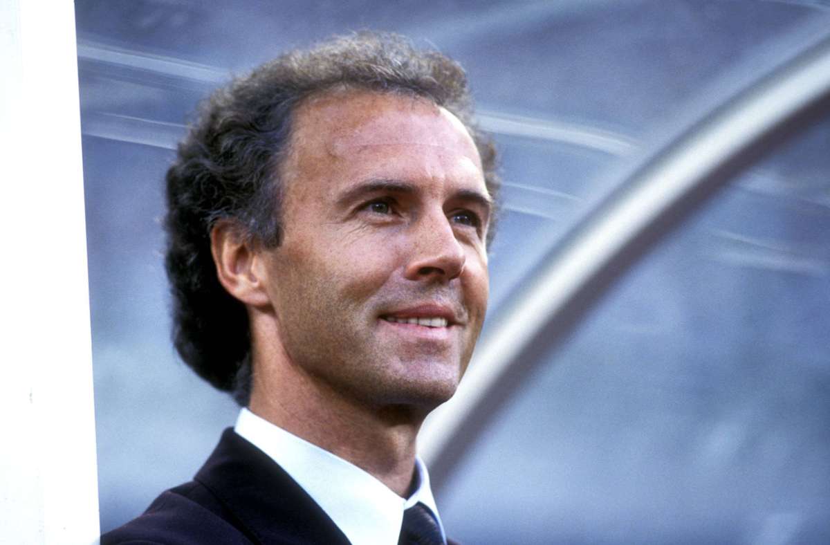 Die Nachfolge trat von 1984 bis 1990 Franz Beckenbauer an, der jedoch unter der Bezeichnung „Teamchef“ fungierte, da er keine gültige Trainerlizenz vorweisen konnte. Im Jahr 1990 führte Beckenbauer die Nationalmannschaft zum WM-Titel und trat daraufhin am Höhepunkt seines Schaffens als Teamchef ab.
