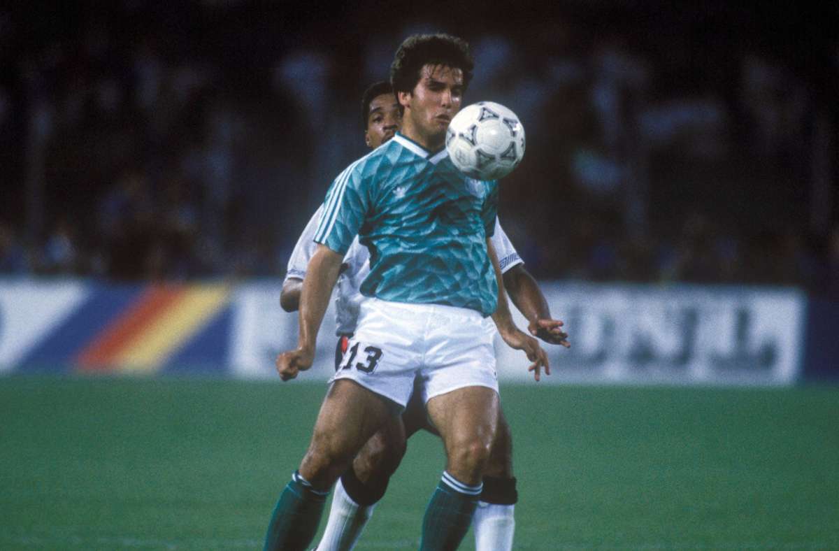 Als Stürmer Nummer drei durfte Karl-Heinz Riedle (24) im Viertelfinale den gesperrten Rudi Völler ersetzen und wurde zudem dreimal eingewechselt. Auch im Halbfinale gegen England, als der damalige Bremer im Elfmeterschießen traf.