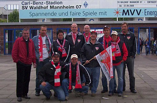 Um den VfB zu unterstützen, nehmen es die Gerlinger auch schon mal in Kauf, die westliche Landesgrenze von Württemberg zu überschreiten.