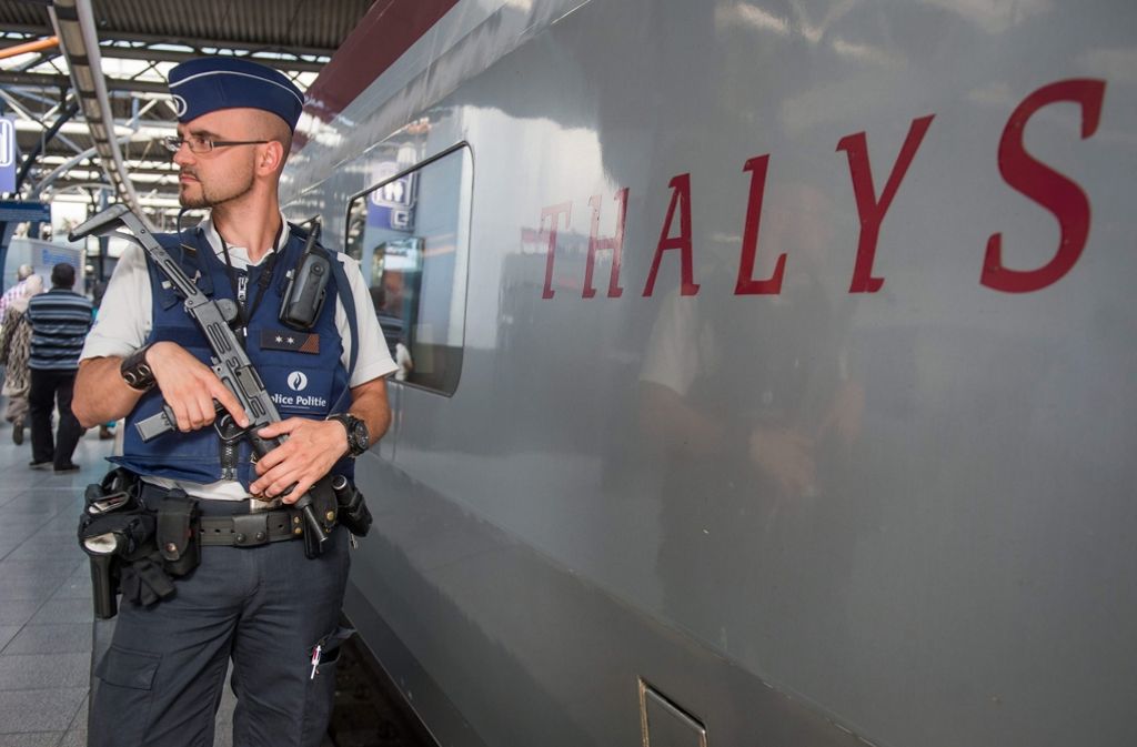 21. August: Ein 25-jähriger Islamist wird im Thalys-Schnellzug Brüssel-Paris bei einem Anschlagversuch mit einem Schnellfeuergewehr von Fahrgästen überwältigt. Zwei Zuginsassen werden verletzt.