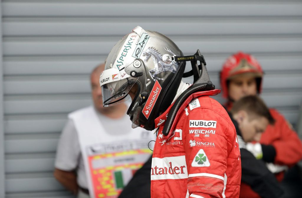 Enttäuschung dagegen bei Sebastian Vettel und der Scuderia-Fans. Der noch WM-Führende geht auf Rang sechs ins Rennen, und es dürfte damit wieder nichts werden mit einem Ferrarisieg beim Heimspiel.