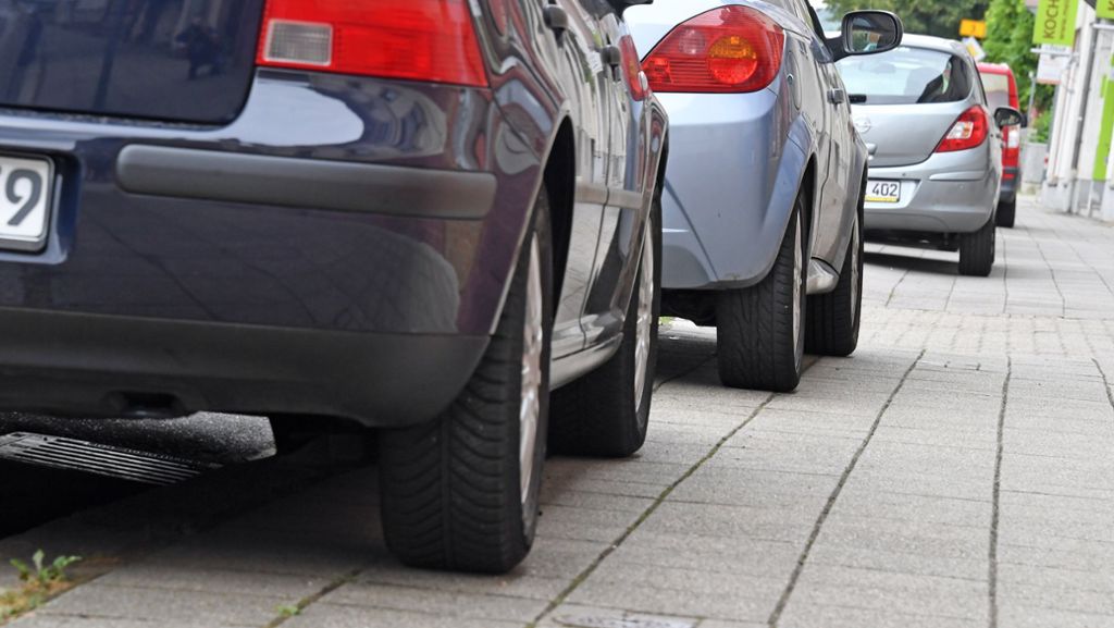  In Städten sind sie zunehmend ein Ärgernis: Falschparker, die Gehwege zuparken und damit Fußgänger gefährden. Das Ministerium will gegen sie vorgehen. Doch das ist nicht so einfach. 