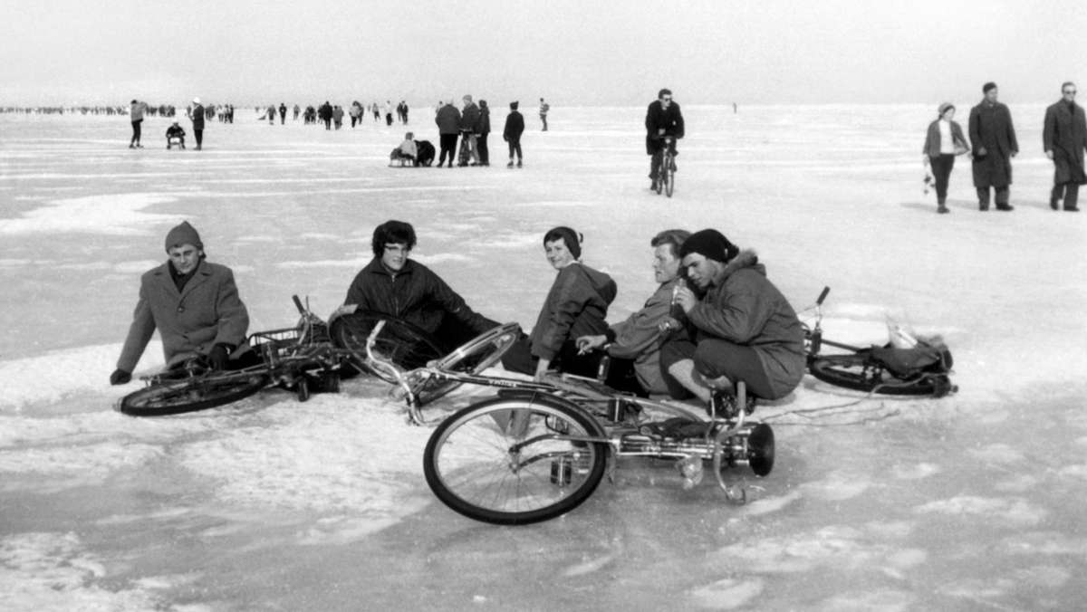 Zugefrorener Bodensee vor 60 Jahren: Als die Menschen übers Wasser gingen