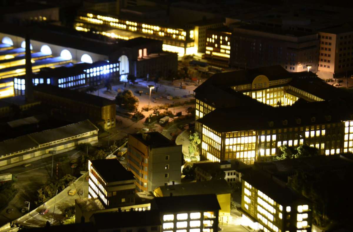 Mini-Stuttgart bei Nacht.