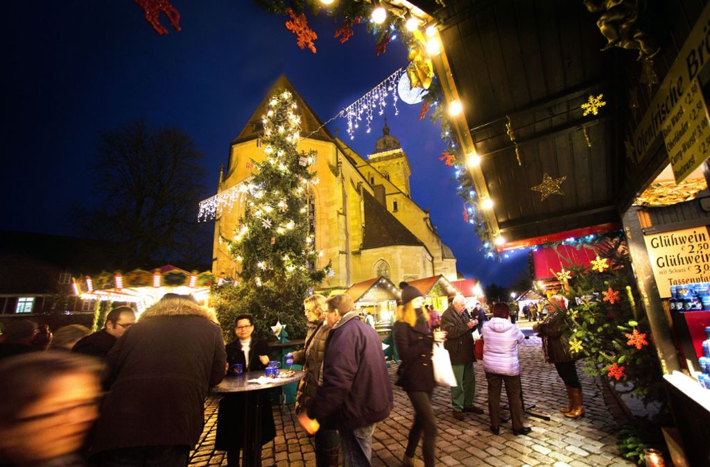 Der Weihnachtsmarkt in Nürtingen findet auf dem Schillerplatz statt.
