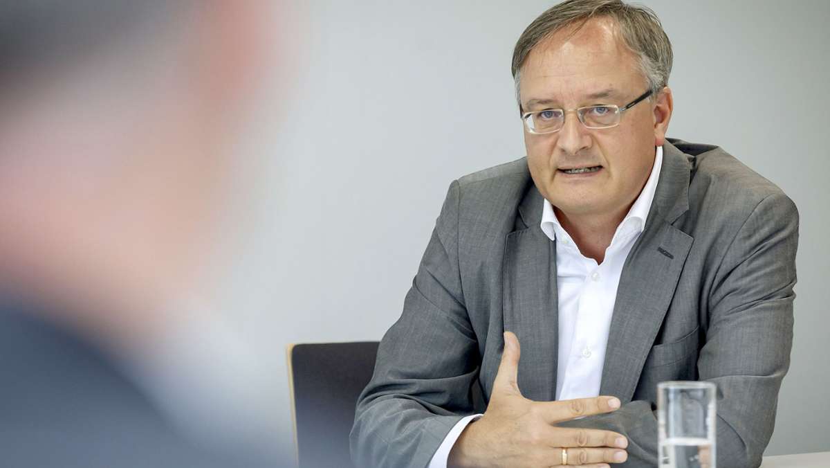  Schlechte Noten vom SPD-Fraktionschef: Andreas Stoch wirft der CDU-Kultusministerin vor, keine Konzepte zu haben, um die Schulen aus der Corona-Krise zu führen. 