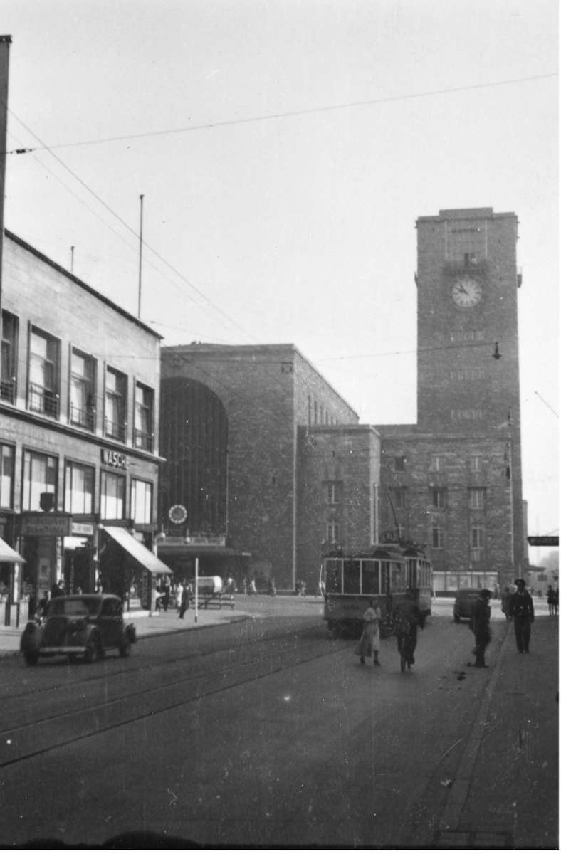 1942 gab es noch keinen Stern auf dem Turm – er wurde 1952 angebracht.