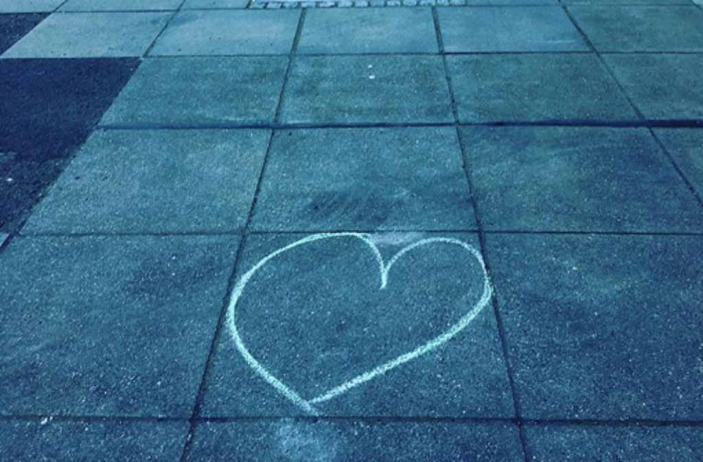 Überall Herzchen, doch von wahrer Liebe keine Spur... Singles haben es in Stuttgart schwer - sagt zumindest der Experte Thiel. Foto: Tanja Simoncev