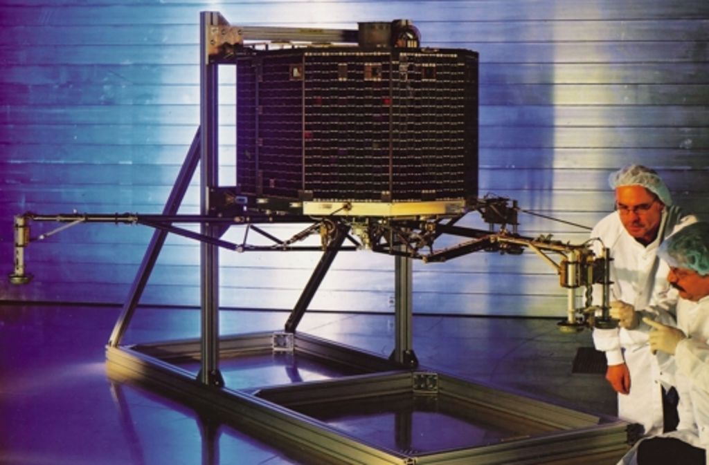 Der Roboter Philae ist ein Würfel mit einer Kantenlänge von knapp einem Meter. Ein Zwillingsmodell ist für Experimente auf der Erde geblieben.
