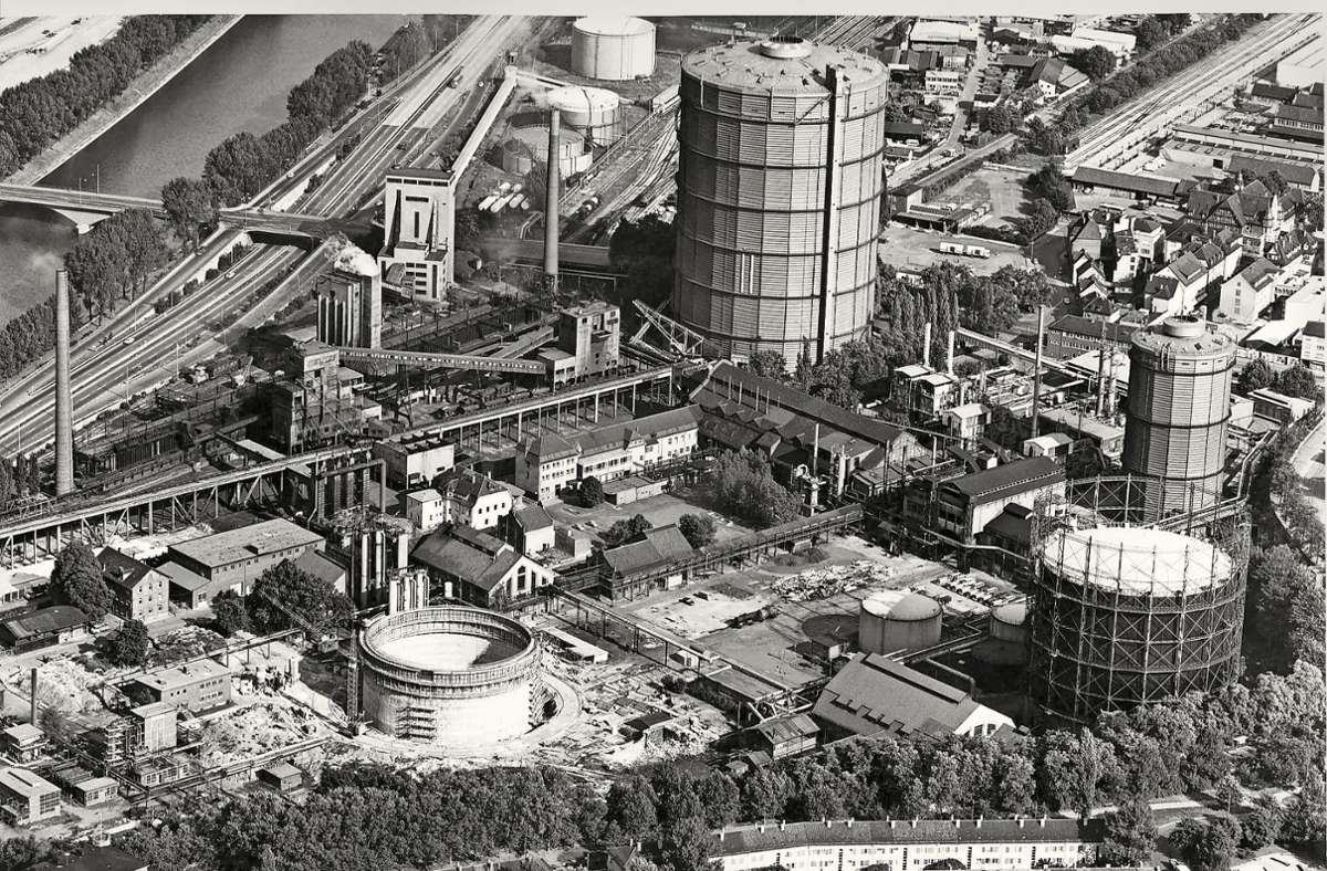 Das Gaswerk im Jahr 1969:Einige der Behälter sind längst abgebaut. : EnBW/Maier-Gerber