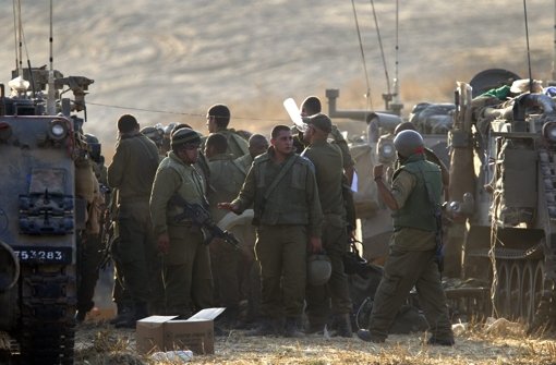 Ungeachtet der Forderung nach einer sofortigen Waffenruhe gehen die Kämpfe weiter. Die israelische Armee fordert die Zivilbevölkerung aus den Vororten Gazas zur Flucht auf. Foto: dpa