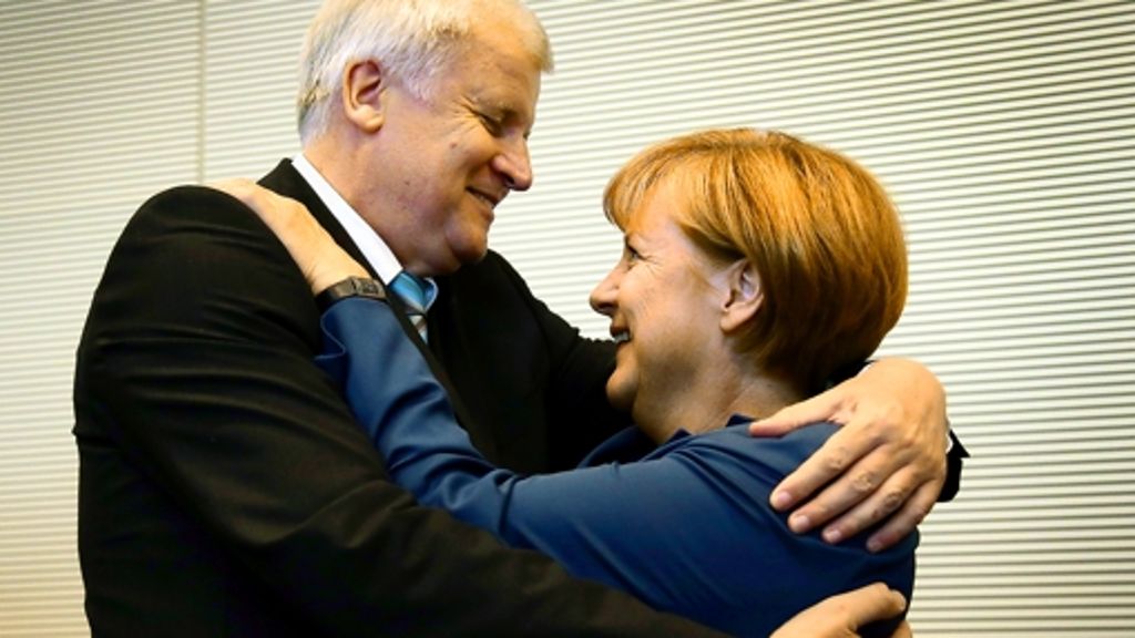  In der Union gibt es große Vorbehalte gegen Koalitionsverhandlungen mit den Grünen. Doch die Kanzlerin Angela Merkel mahnt zur Gelassenheit. 