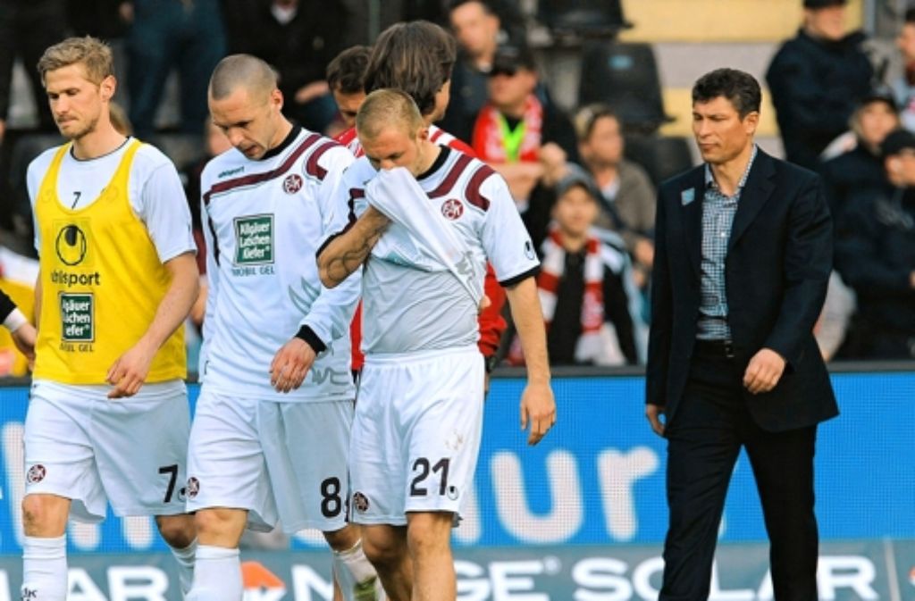 ... kehrte Balakov im März 2012 als Trainer des 1. FC Kaiserslautern zurück. Nach nur acht Spielen war dieses Intermezzo allerdings beendet. Seitdem 2012 war er vereinslos.