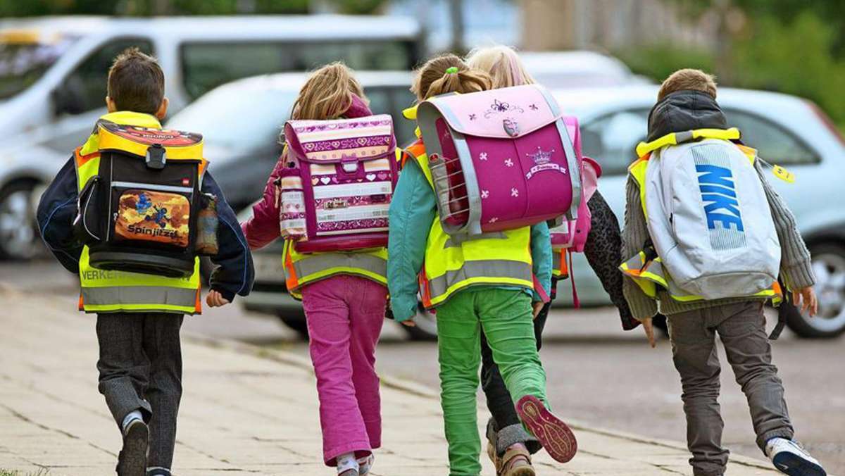 Infoabend für Eltern im Landratsamt Böblingen: Als „Bus auf Beinen“ den Schulweg meistern