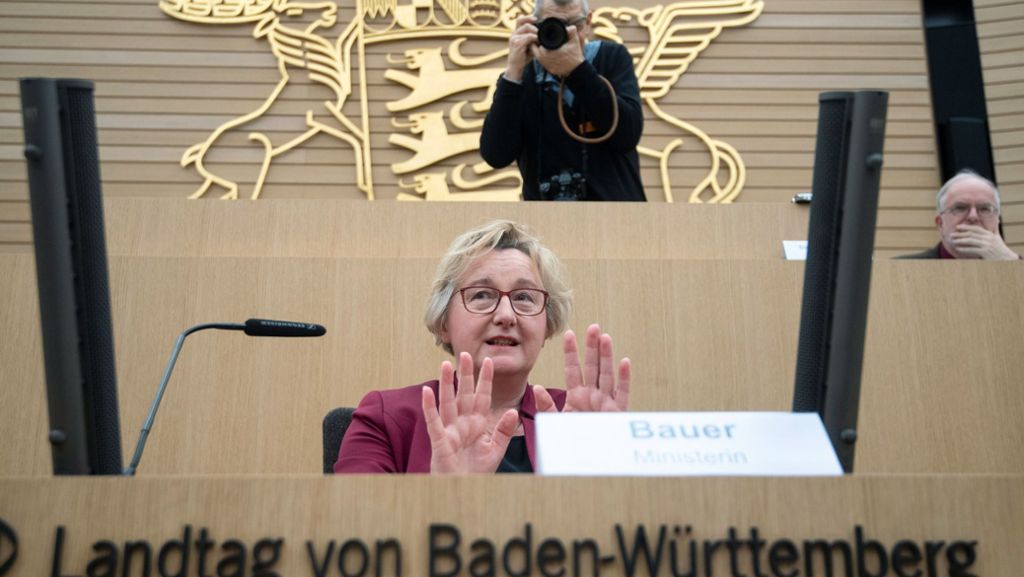 Zulagenaffäre: Wissenschaftsministerin Bauer kritisiert Vorwürfe