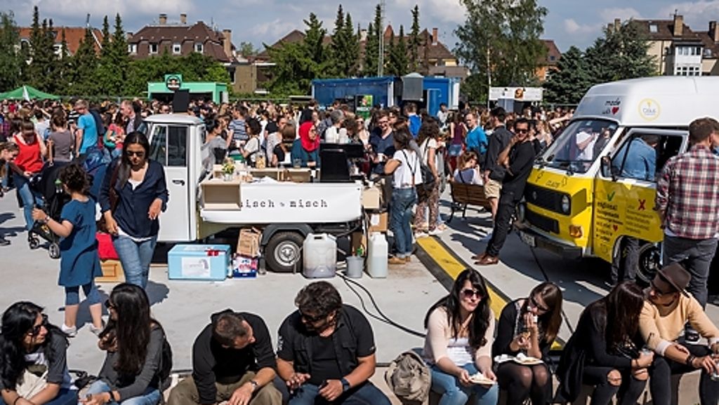Street Food in Stuttgart: „Foodtrucks statt Kurzzeitfilialen“ am Karlsplatz