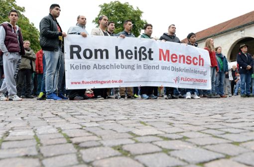 Demonstration in Stuttgart gegen die Abschiebung von Roma in die Westbalkanstaaten. Foto: dpa