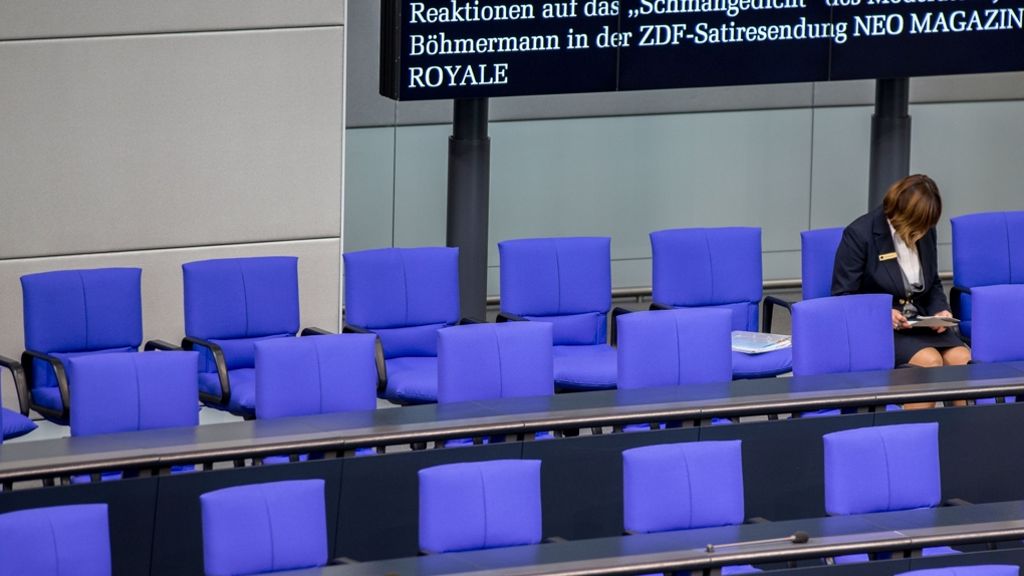 Strafe für Jan Böhmermann: Merkel lässt Entscheidung weiter offen