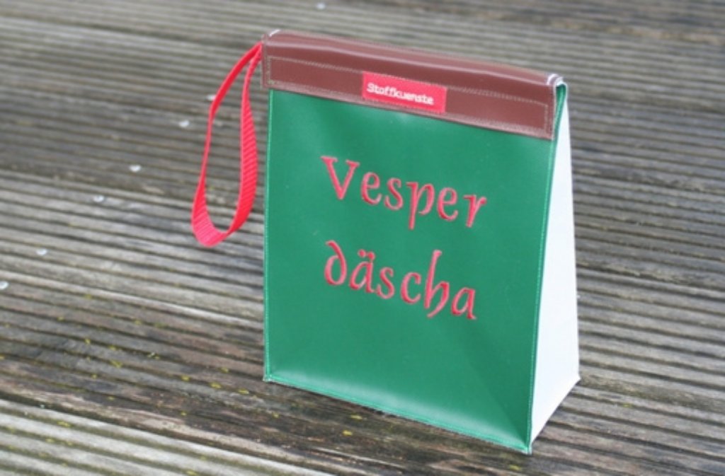 Die aus der immer noch beliebten Lkw-Plane hergestellten Lunchbags „Vesper Däscha“ gibt es ebenfalls bei Dawanda.