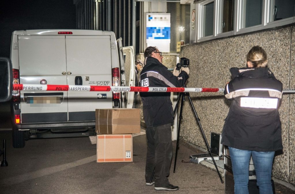 Die Polizei bei der Unfallaufnahme in Esslingen.
