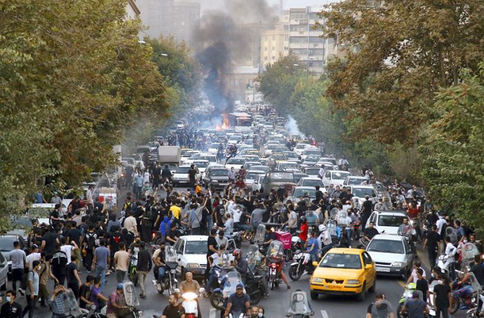 Proteste im Iran: Die Säulen der Macht im Iran wanken