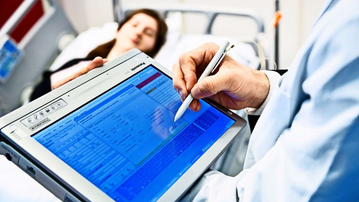  In der Arztpraxis oder im Krankenhaus geht es immer auch um sensible Daten. Worauf sollten Patienten achten? 