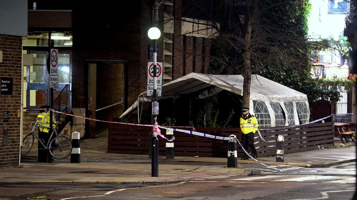 England: Aus Auto auf Trauergäste geschossen - lange Haft für Männer in London