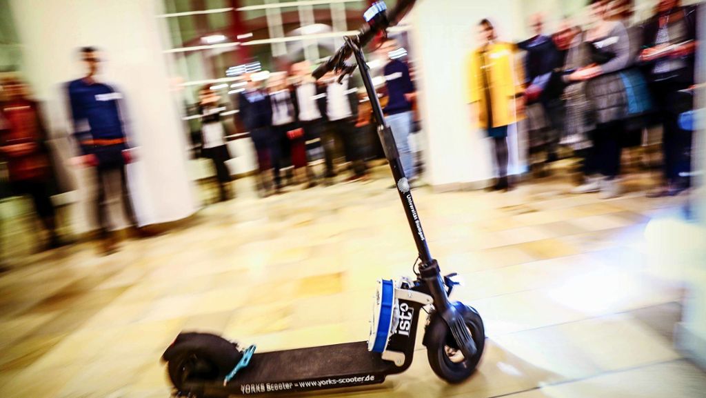 Stuttgarter Hochschulen für Mobilitätskonzepte ausgezeichnet: Warum E-Scooter künftig allein unterwegs sind