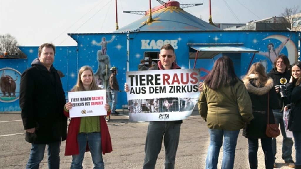 Tierrechtler in Leinfelden: Protest vor dem Zirkuszelt