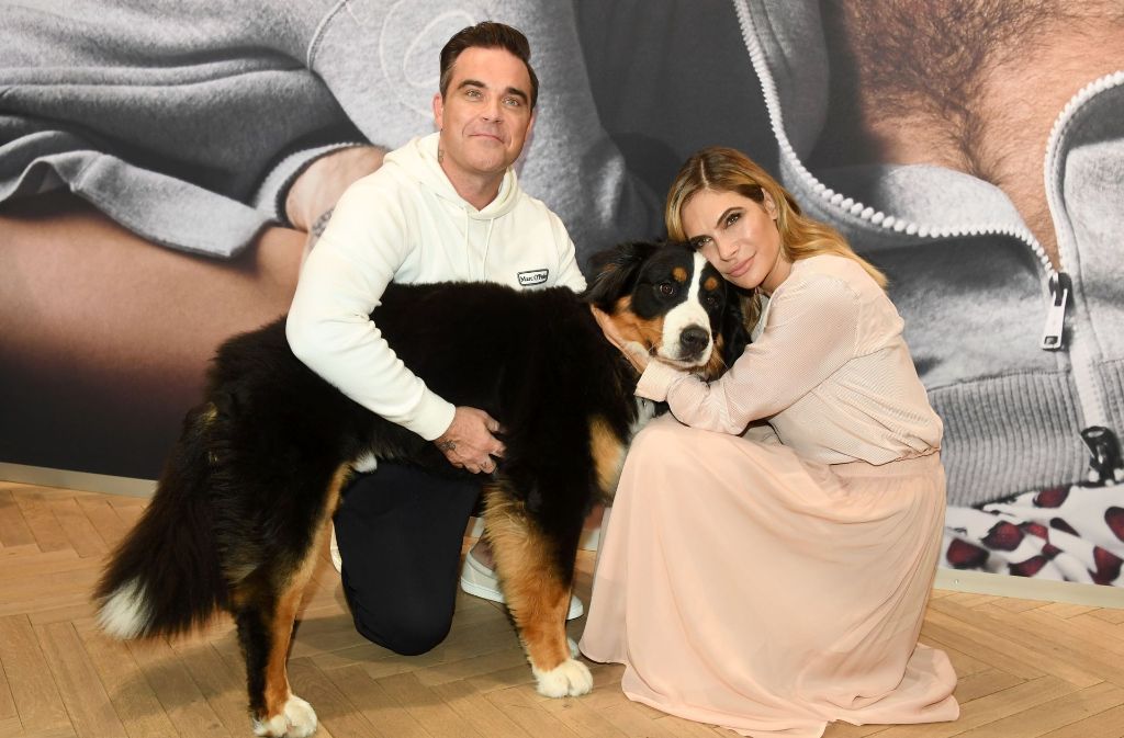 Robbie Williams und seine Frau mit Mr. Showbiz