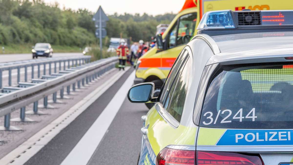 Autobahn Richtung München: Lkw-Fahrer tödlich verletzt – A8 weiter gesperrt