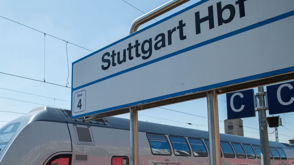 Stuttgarter Hauptbahnhof: Fahrgäste in Intercity bestohlen