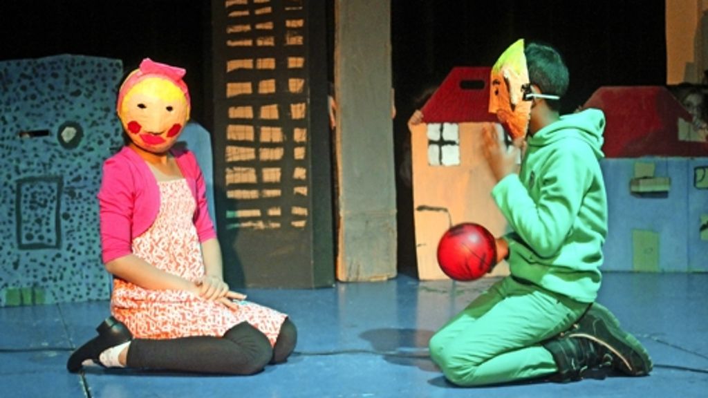 Theaterstück in Ostheim: Das Wesen hinter der Maske