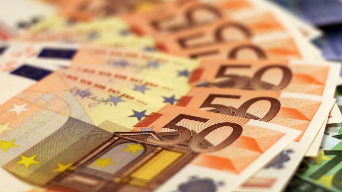  In den vergangenen Tagen sind in zwei Supermärkten in Weil der Stadt mehrere gefälschte 50-Euro-Scheine aufgetaucht. Doch wie verhält man sich, wenn man plötzlich Falschgeld in der Hand hält? 