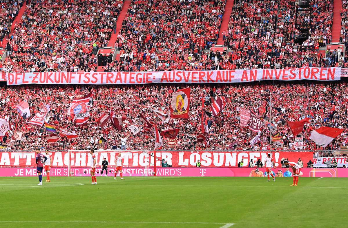 Vielerorts hatten Fußballfans gegen die Pläne für einen Investor bei der DFL protestiert. Foto: IMAGO/Ulmer/Teamfoto/IMAGO/ULMER