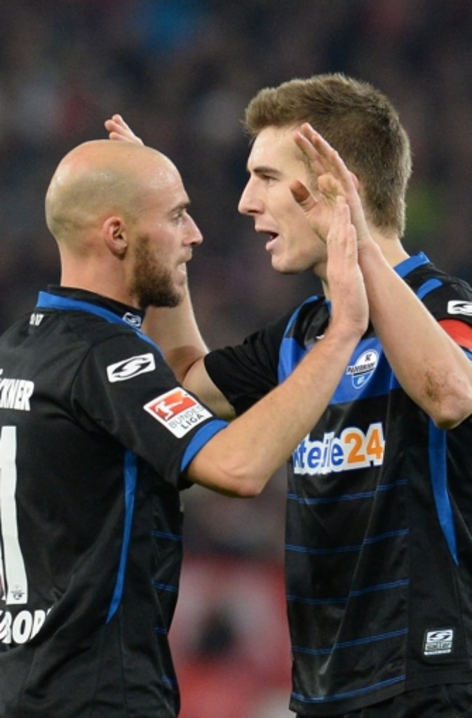 "Ich wollte ihn wegköpfen, habe aber keine Haare auf dem Kopf." SC Paderborns Daniel Brückner erklärte schmunzelnd seine missglückte Kopfballrückgabe, mit der er beim 0:0 gegen den VfB Stuttgart fast seinen eigenen Torwart bezwungen hätte.
