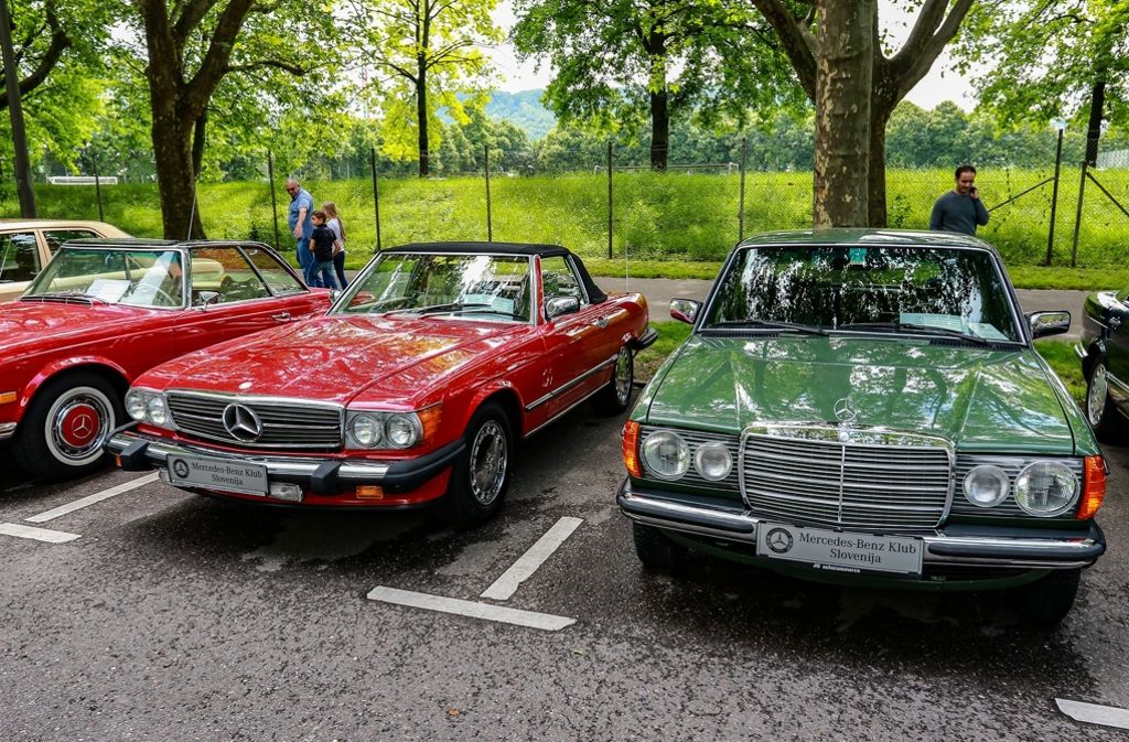 Bei Cars & Coffee im Außenbereich des Mercedes-Benz Museums in Bad-Cannstatt haben Liebhaber von klassischen Automobilen die Möglichkeit, ihre eigenen Schätze präsentieren. Mehr Infos unter: www.mercedes-benz-clubs.com