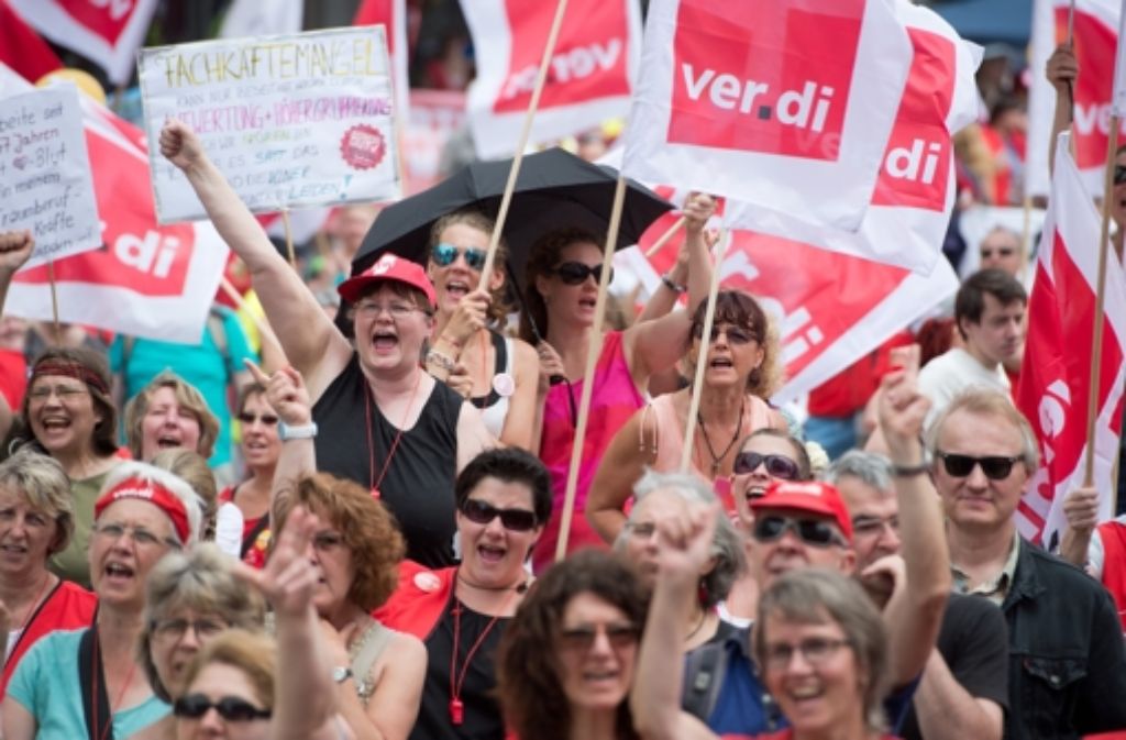 Die Gewerkschaft Verdi hat sich mit Streiks und Demonstrationen – wie hier im Juni in Nürnberg – für die Kita-Beschäftigten eingesetzt. Foto: dpa