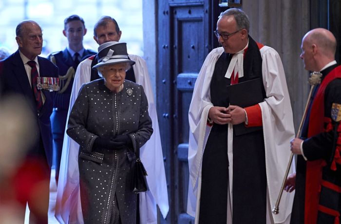 Königin Elizabeth ehrt die Gefallenen