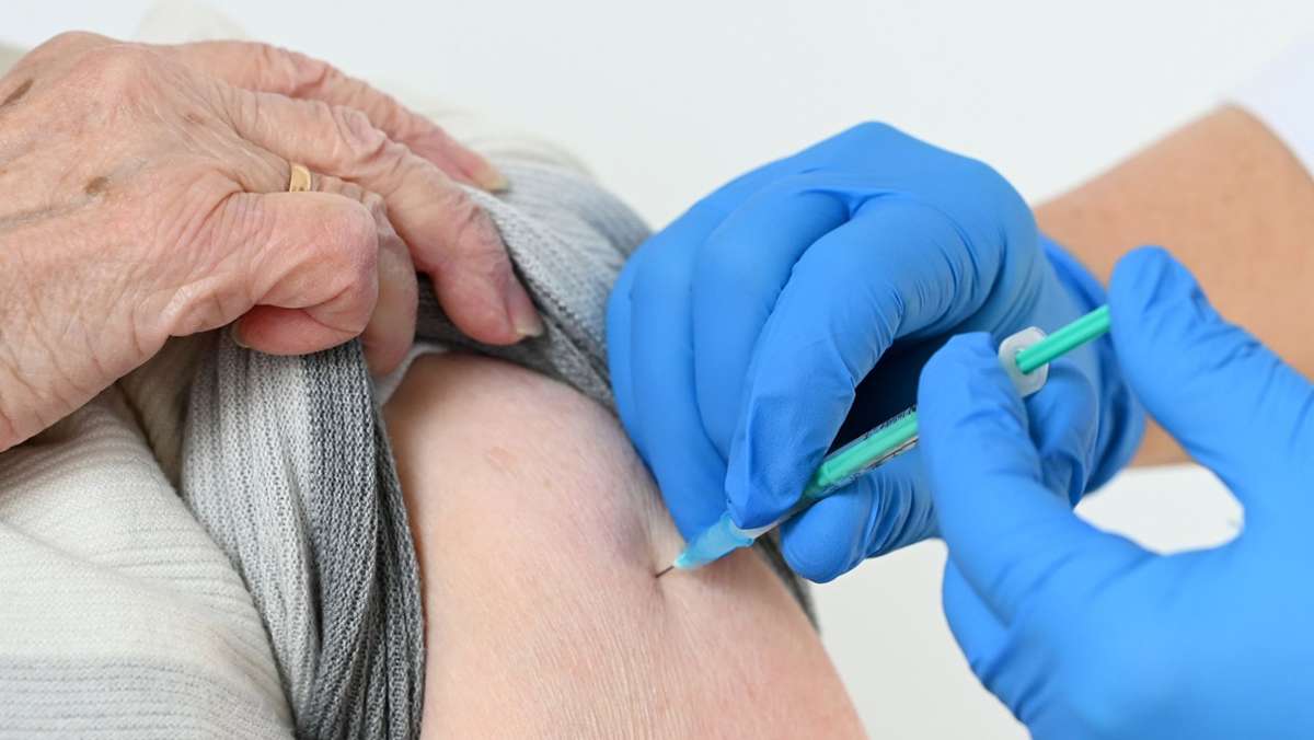 Bayern: Hausärzteverband bittet, auf Aufforderung zum Impfen zu warten
