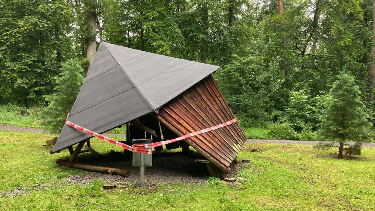 Rutesheim: Unbekannte zerstören die  Dachshütte