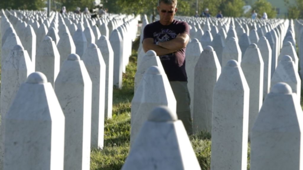 20 Jahre nach Srebrenica: Zehntausende gedenken des Völkermordes
