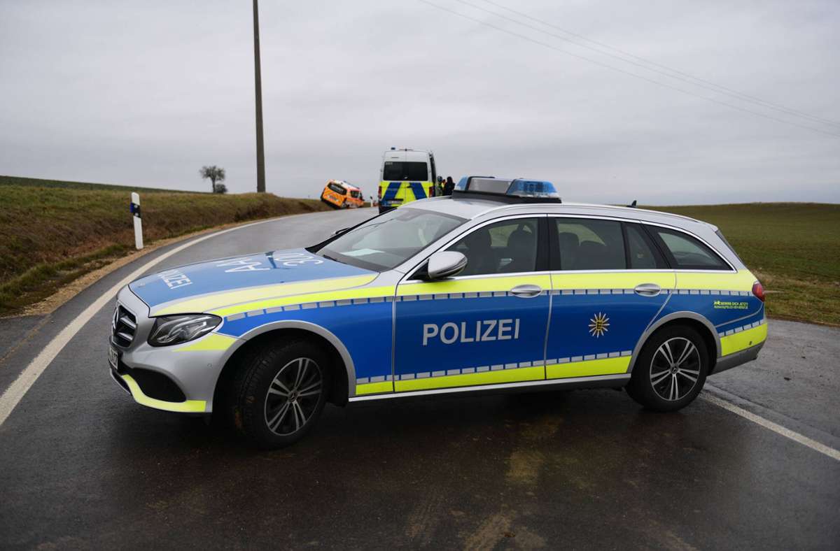 Nach Auskunft der Polizei war das Fahrzeug am Freitag in Kirchheim am Ries auf dem Weg zu einem medizinischen Notfall gewesen.