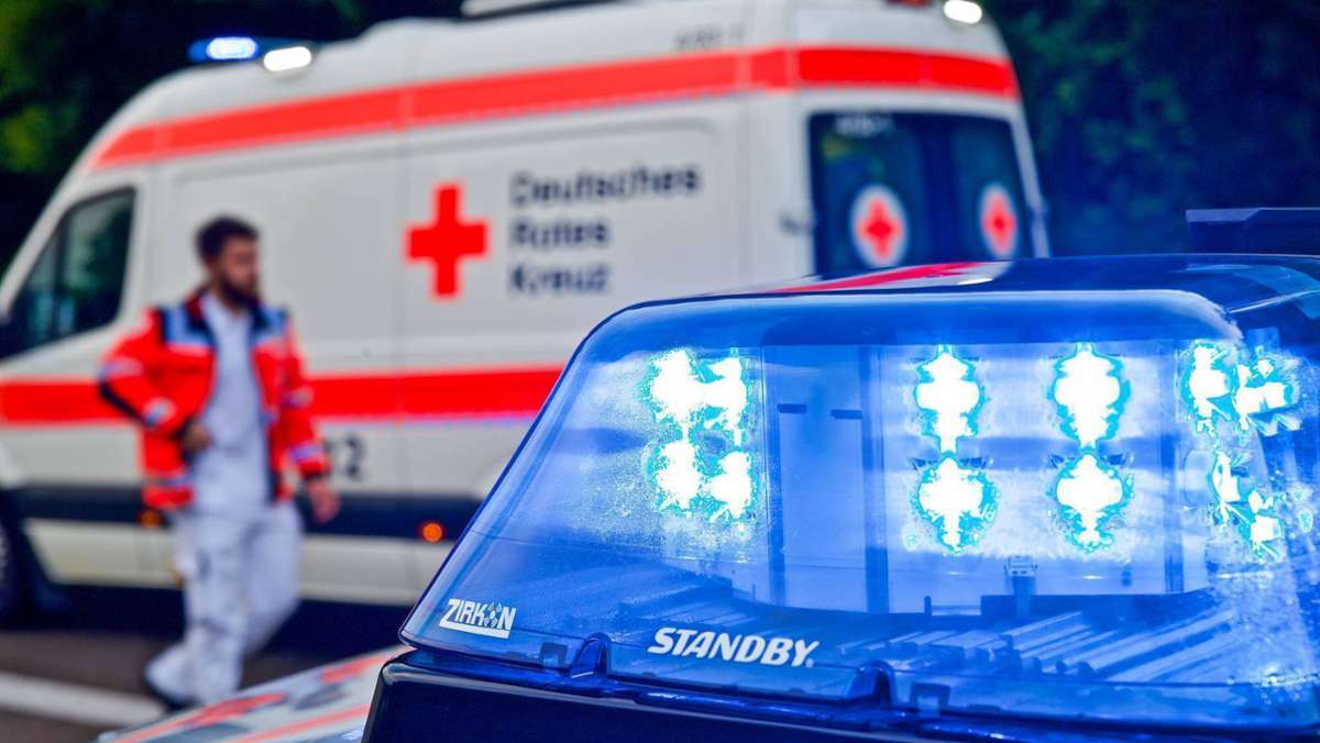 Unfall in Plochingen: Auto fährt ungebremst gegen Mauer – ein Schwerverletzter