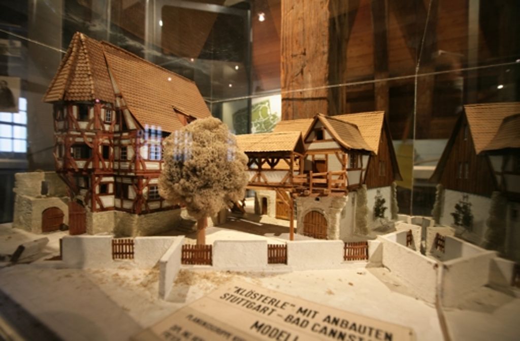 Ein Modell des Gebäudekomplexes, in dem das Stadtmuseum Cannstatt untergebracht ist. 3722 Besucher kamen 2012 hierher.