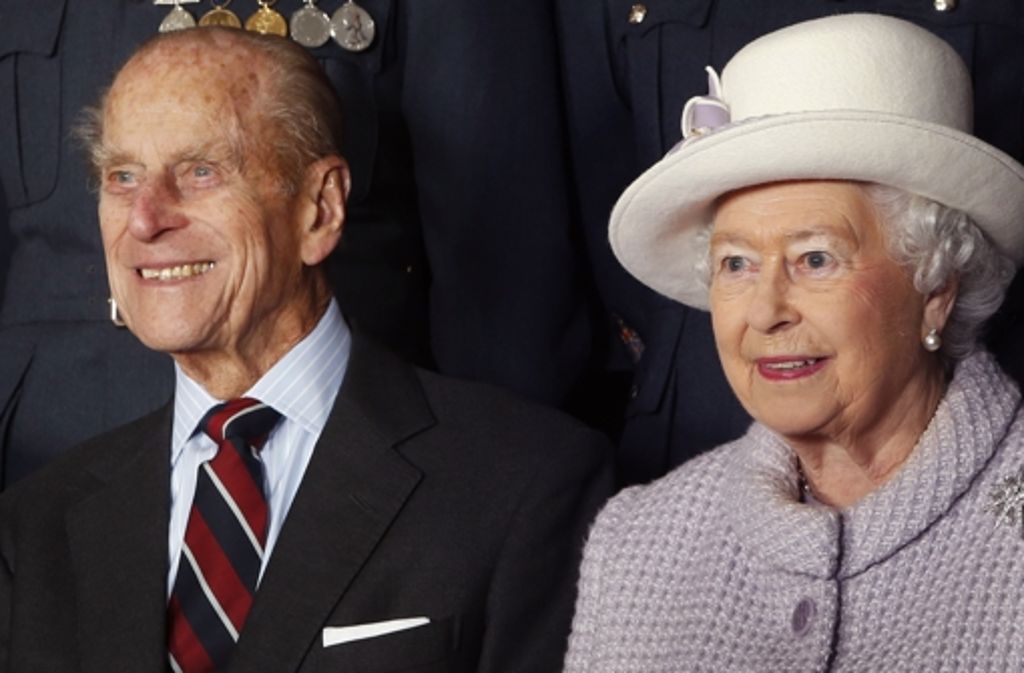 20. November 2014: An ihrem 67. Hochzeitstag besuchen Queen Elizabeth II. und Prinz Philip die Royal Air Force in Lossiemouth.