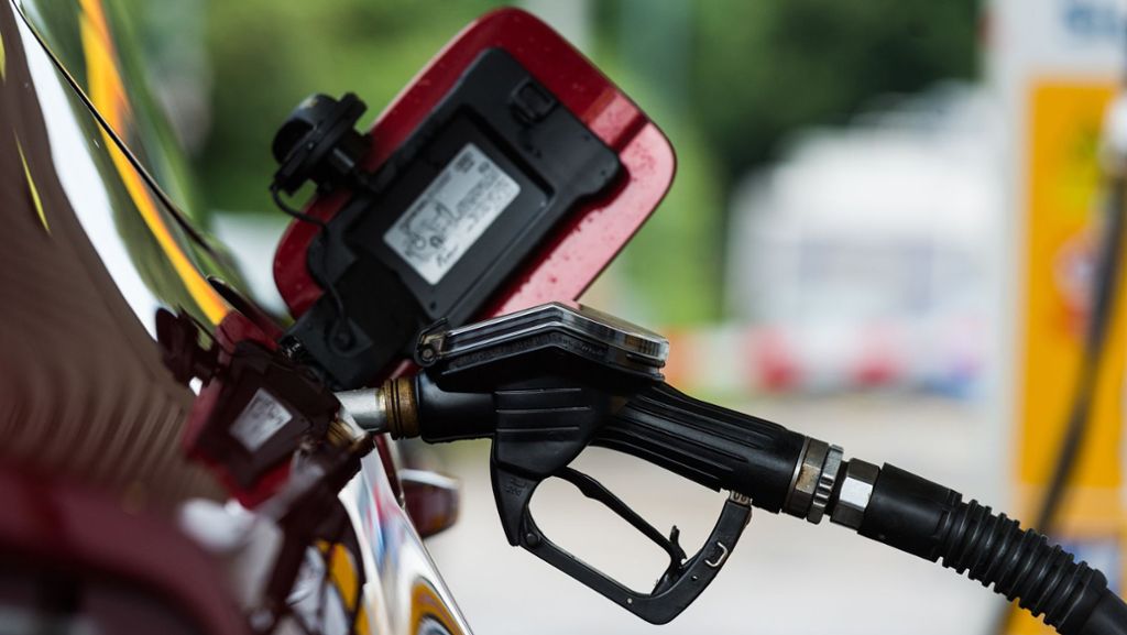 Pfalz: Tankstelle löst mit Billigsprit Verkehrschaos aus