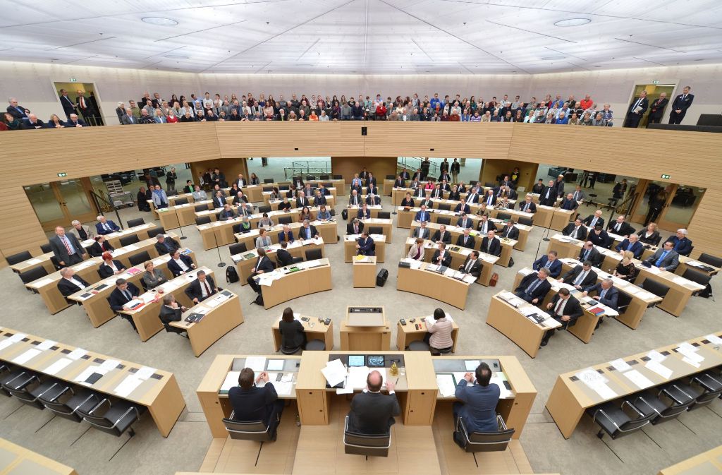 Im Landtag von Baden-Württemberg sind die Frauen unterrepräsentiert. Das soll sich ändern. Foto: dpa
